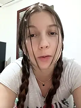 Arianna Moss online show from November 8, 2025, 3:10 am