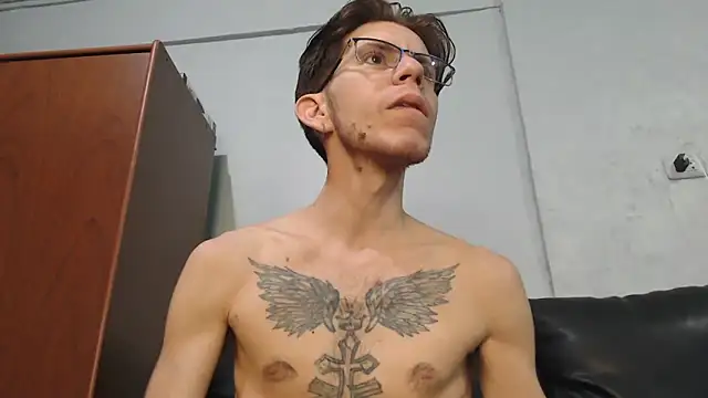 AlexandroRossi online show from November 15, 2025, 6:28 am