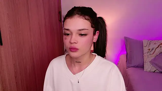 DulceDuarte online show from January 11, 2026, 4:52 am