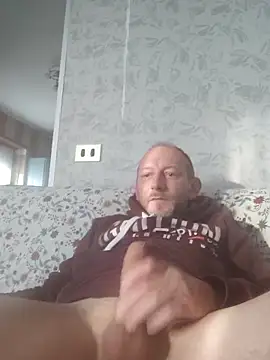 cazzoweb online show from December 17, 2025, 2:33 pm