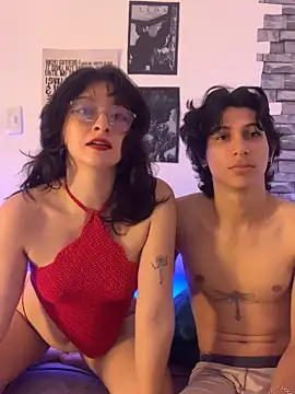 Snapshot of DavidAndClare chatting on October 29, 2025, 12:48 pm DavidAndClare online show from October 29, 2025, 12:48 pm