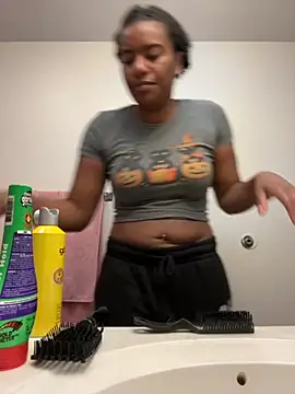 Tu GataLinda online show from October 21, 2025, 1:21 pm