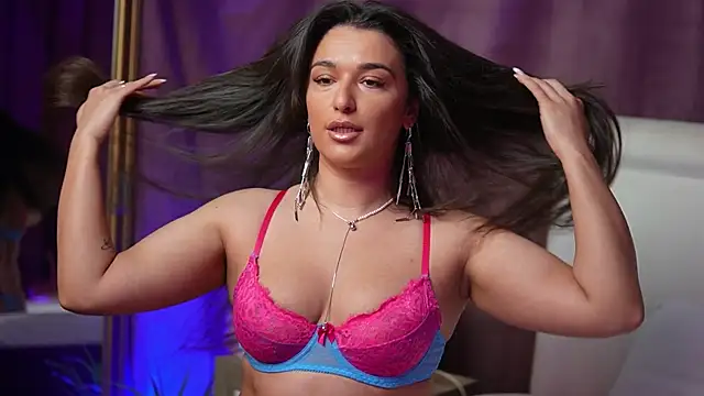 EmmaDallas online show from June 23, 2026, 8:29 pm