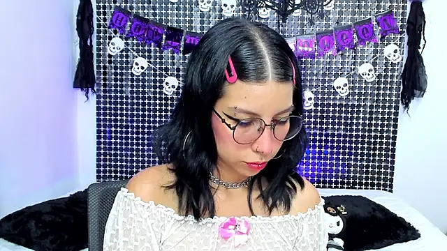 Rose 72 online show from October 10, 2025, 10:21 pm