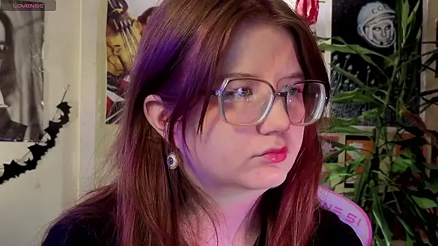 Sienna-Cow online show from December 2, 2025, 11:01 am