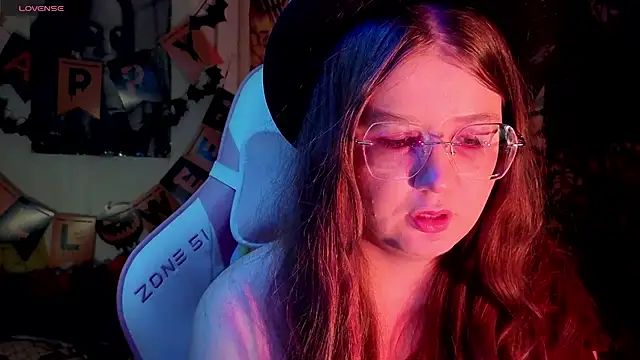 Sienna-Cow online show from October 31, 2025, 1:08 pm