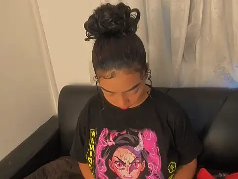 nahomy ryans online show from November 26, 2025, 7:58 pm