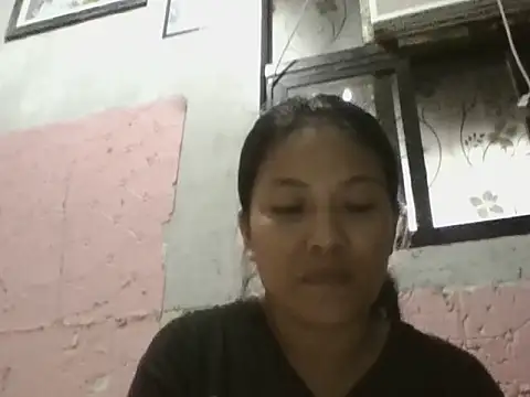 Uniquebeauty32 online show from November 3, 2025, 5:23 am