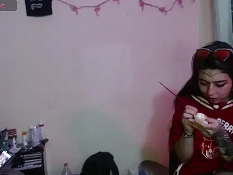 saenzjulieta1 online show from September 27, 2025, 5:41 pm