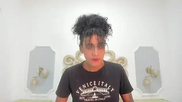 OnlyGia online show from January 17, 2026, 10:35 pm