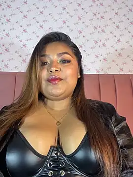 Snapshot of Hela_Collins chatting on October 5, 2025, 11:06 pm Hela Collins online show from October 5, 2025, 11:06 pm