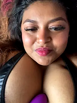 Snapshot of Hela_Collins chatting on November 30, 2025, 10:32 pm Hela Collins online show from November 30, 2025, 10:32 pm