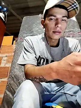 Tussi-amor online show from September 19, 2025, 4:05 am