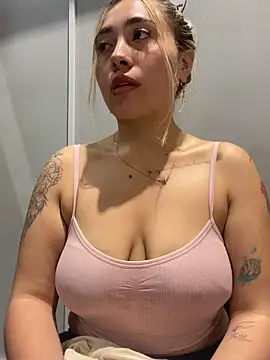  ManuVeelez online show from September 12, 2025, 12:11 am