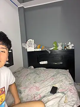 Kailertwink online show from November 13, 2025, 5:00 am