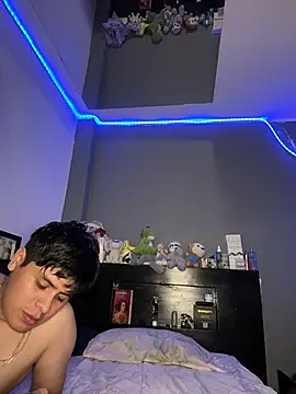 Snapshot of Kailertwink chatting on July 12, 2026, 4:35 am Kailertwink online show from July 12, 2026, 4:35 am