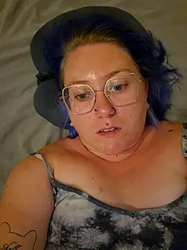 Snapshot of lablonde2025 chatting on May 5, 2026, 7:06 pm lablonde2025 online show from May 5, 2026, 7:06 pm