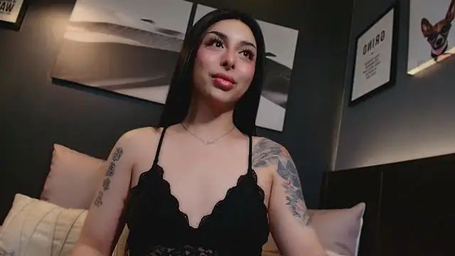 LUNACOCKSLAYER online show from March 25, 2026, 3:44 pm