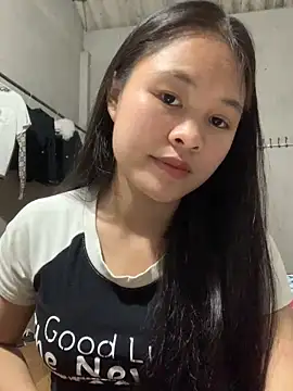 Snapshot of NhuFox chatting on September 9, 2025, 1:42 pm NhuFox online show from September 9, 2025, 1:42 pm