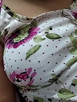 Snapshot of Anjali143142 chatting on September 8, 2025, 7:02 pm Anjali143142 online show from September 8, 2025, 7:02 pm