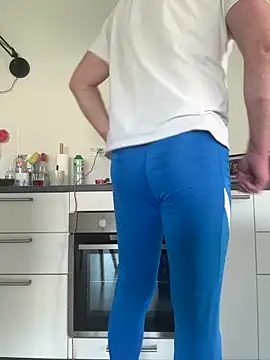 Toysboy67bi online show from April 22, 2026, 10:44 am