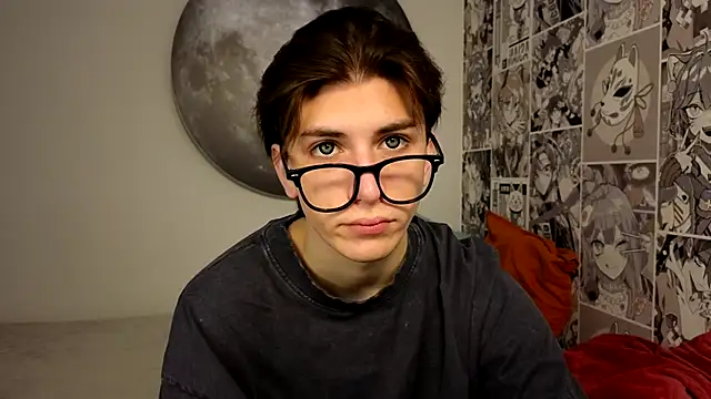 Snapshot of Oliver_Starboy chatting on October 18, 2025, 7:32 am Oliver Starboy online show from October 18, 2025, 7:32 am