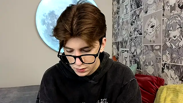 Snapshot of Oliver_Starboy chatting on October 16, 2025, 6:32 am Oliver Starboy online show from October 16, 2025, 6:32 am