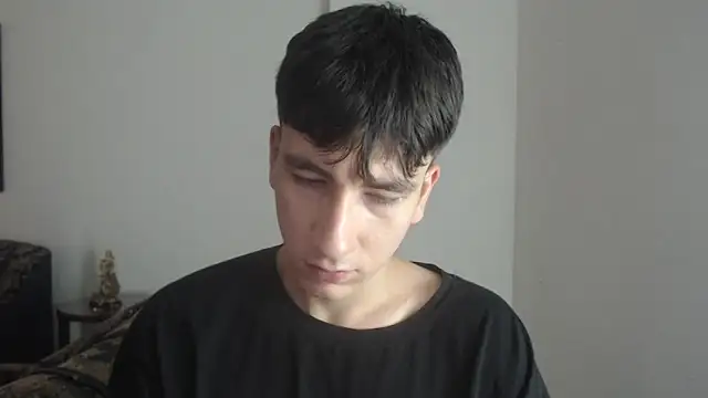 Snapshot of younewmaster chatting on November 28, 2025, 9:48 pm younewmaster online show from November 28, 2025, 9:48 pm