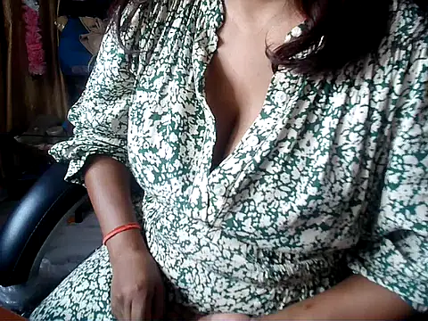 Snapshot of Anaconda-Mall chatting on October 22, 2025, 5:01 pm Anaconda-Mall online show from October 22, 2025, 5:01 pm