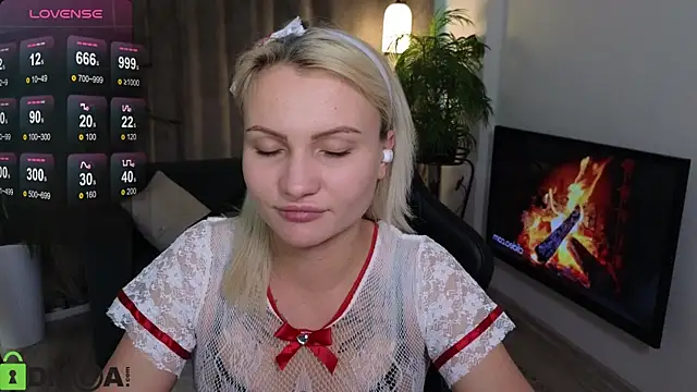 Cameronlovely  online show from October 23, 2025, 9:41 am