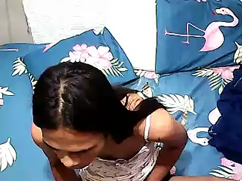 xxhottinybabe online show from March 23, 2026, 2:55 am