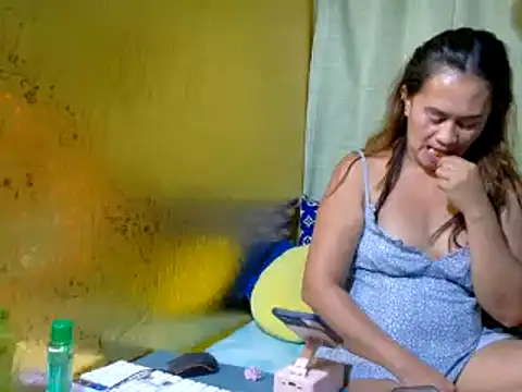 xxloveheart online show from April 16, 2026, 12:06 pm