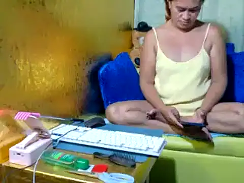 xxloveheart online show from April 10, 2026, 9:22 pm