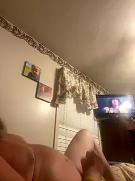 Snapshot of pussluver420 chatting on October 8, 2025, 2:35 am pussluver420 online show from October 8, 2025, 2:35 am