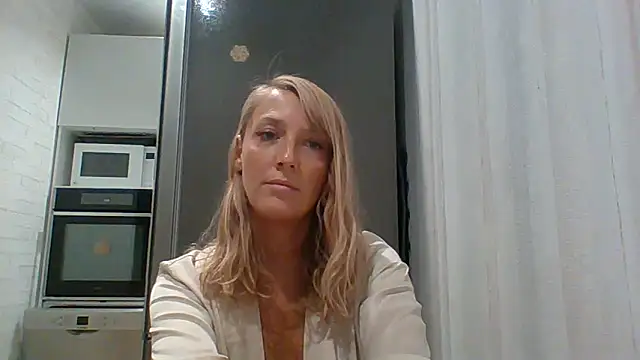 Snapshot of Vexxaa chatting on September 12, 2025, 6:18 pm Vexxaa online show from September 12, 2025, 6:18 pm