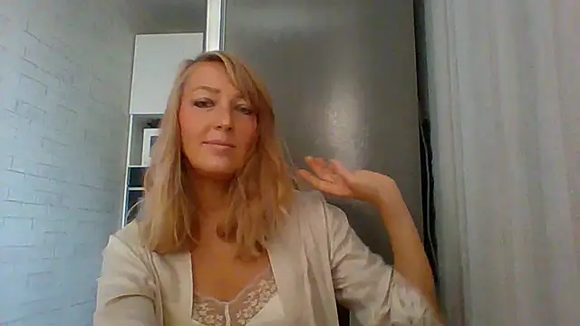 Snapshot of Vexxaa chatting on September 25, 2025, 6:41 am Vexxaa online show from September 25, 2025, 6:41 am