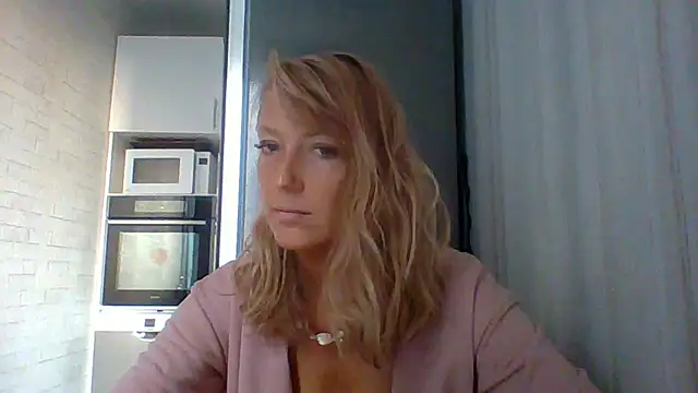 Snapshot of Vexxaa chatting on September 20, 2025, 3:55 am Vexxaa online show from September 20, 2025, 3:55 am