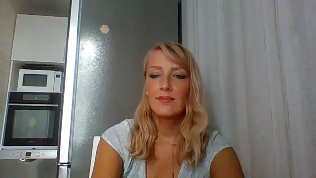 Snapshot of Vexxaa chatting on September 10, 2025, 1:32 pm Vexxaa online show from September 10, 2025, 1:32 pm