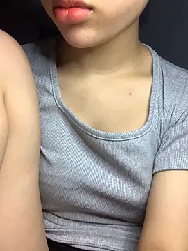 Nguyenha11 online show from September 30, 2025, 7:47 am