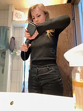 IsabellaEtha online show from September 12, 2025, 8:58 am