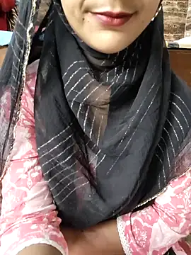 Snapshot of Indian-Aleena chatting on April 30, 2026, 6:04 pm Indian-Aleena online show from April 30, 2026, 6:04 pm