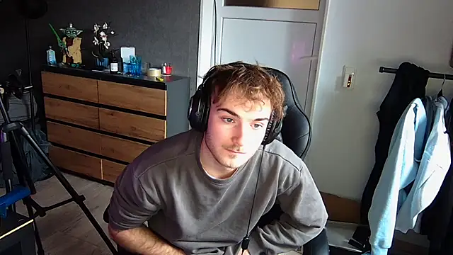 Snapshot of Rudi2007Eye chatting on February 11, 2026, 2:28 pm Rudi2007Eye online show from February 11, 2026, 2:28 pm