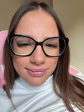Snapshot of AlessiaaRuso1 chatting on April 27, 2026, 4:05 pm AlessiaaRuso1 online show from April 27, 2026, 4:05 pm