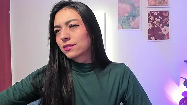 canelleGarces online show from December 4, 2025, 11:15 pm