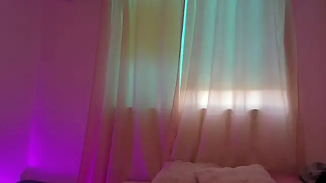 canelleGarces online show from February 25, 2026, 5:02 pm