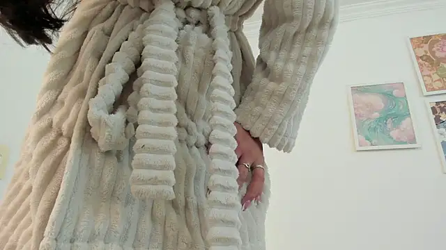 canelleGarces online show from March 23, 2026, 4:07 pm