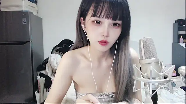 Snapshot of twlilybae chatting on June 19, 2026, 3:34 am twlilybae online show from June 19, 2026, 3:34 am