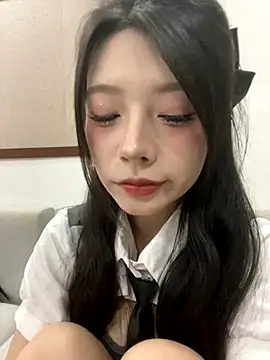yuanyuanzi99 online show from October 16, 2025, 12:13 pm