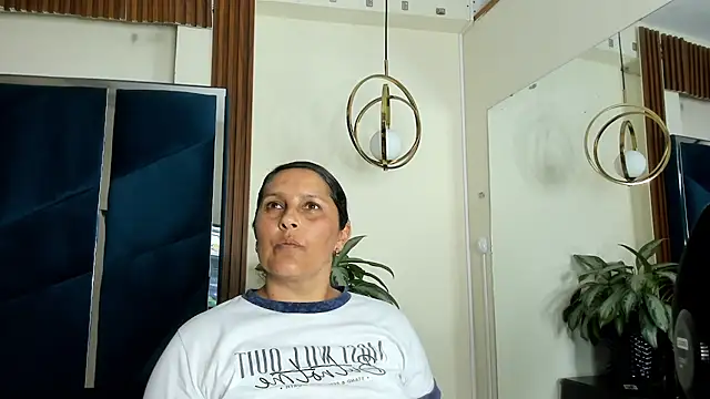 Snapshot of KikaDuque chatting on July 18, 2026, 7:22 pm KikaDuque online show from July 18, 2026, 7:22 pm