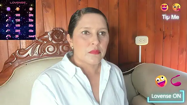 KikaDuque online show from December 2, 2025, 7:04 pm